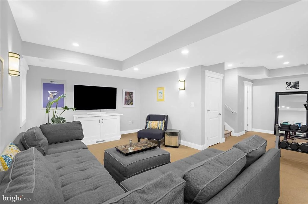 Photo of 302 ANNAPOLIS STREET