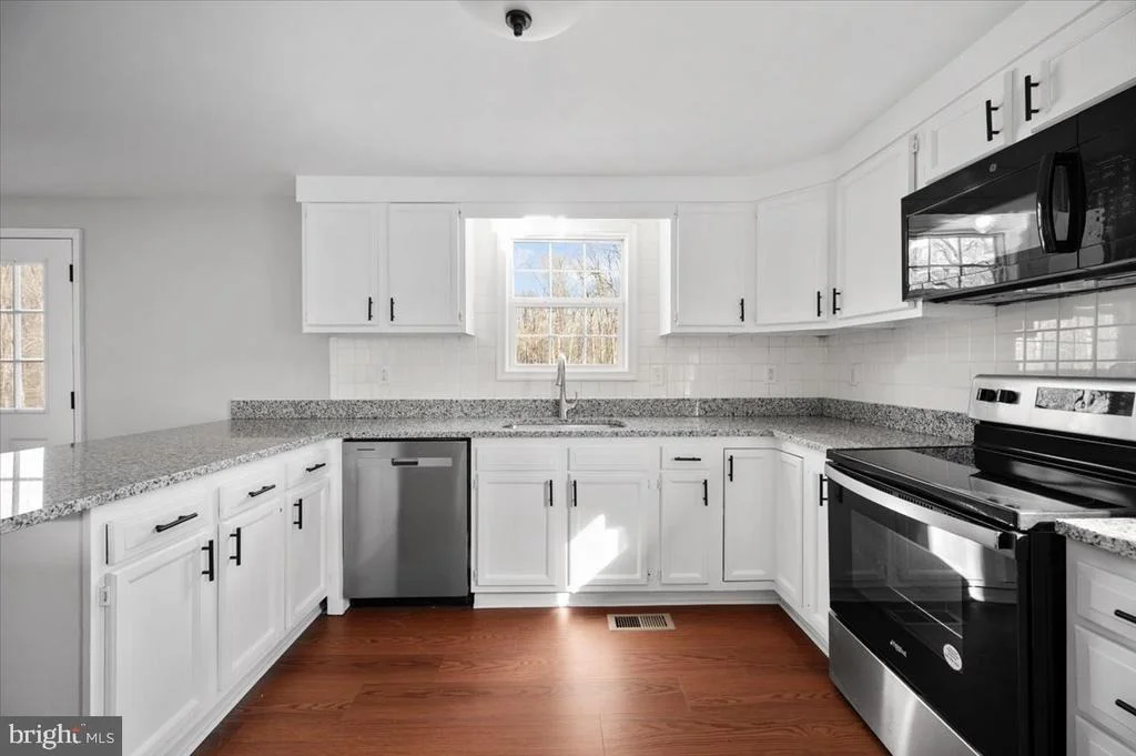 Photo of 12275 FOX DEN LN