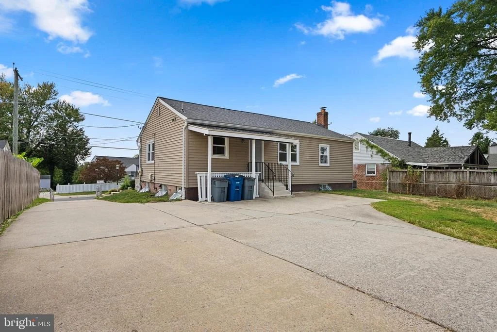 Photo of 12707 HOLDRIDGE ROAD
