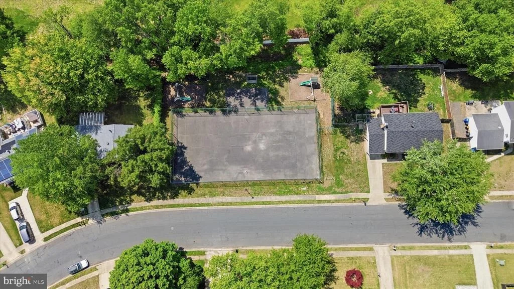 Photo of 10501 BEECHWOOD DRIVE