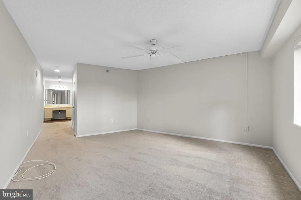 Photo of Unit 3204 at 15115 INTERLACHEN DRIVE