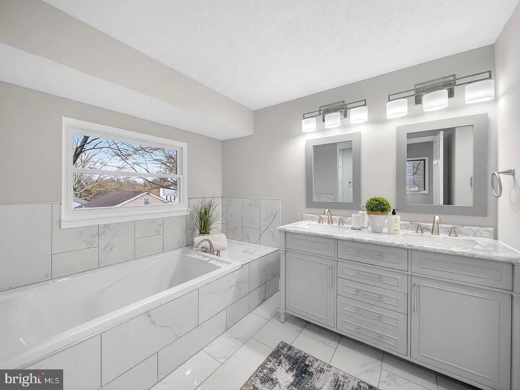 Photo of 18011 SILVER LEAF DRIVE