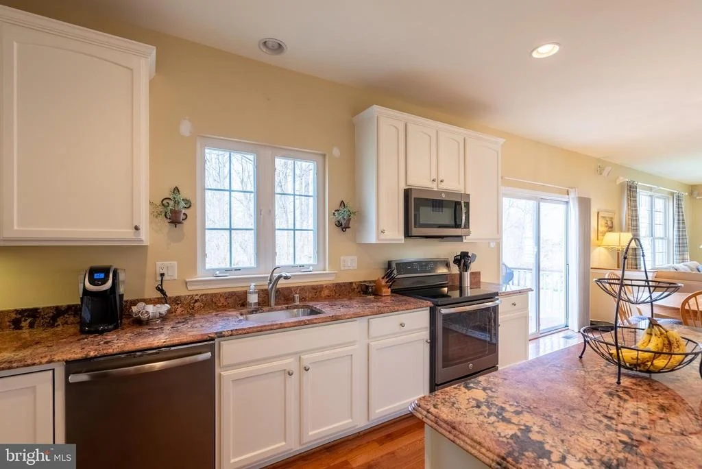 Photo of 10419 WHITE COURT