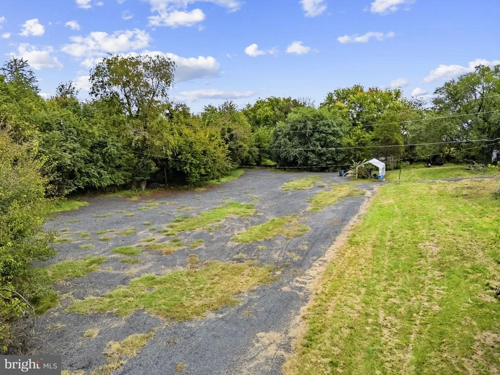 Photo of 8341 PRINCE WILLIAM PARKWAY