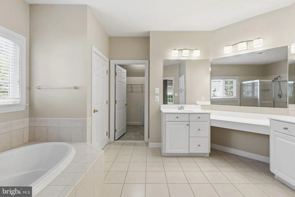 Photo of 1124 OAK TREE DRIVE