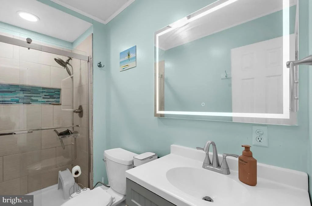 Photo of 419 JEROME AVENUE