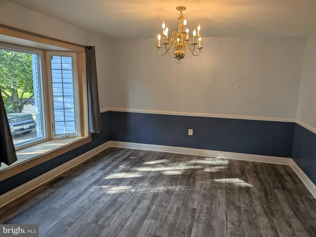 Photo of 823 WOODCREST LOOP