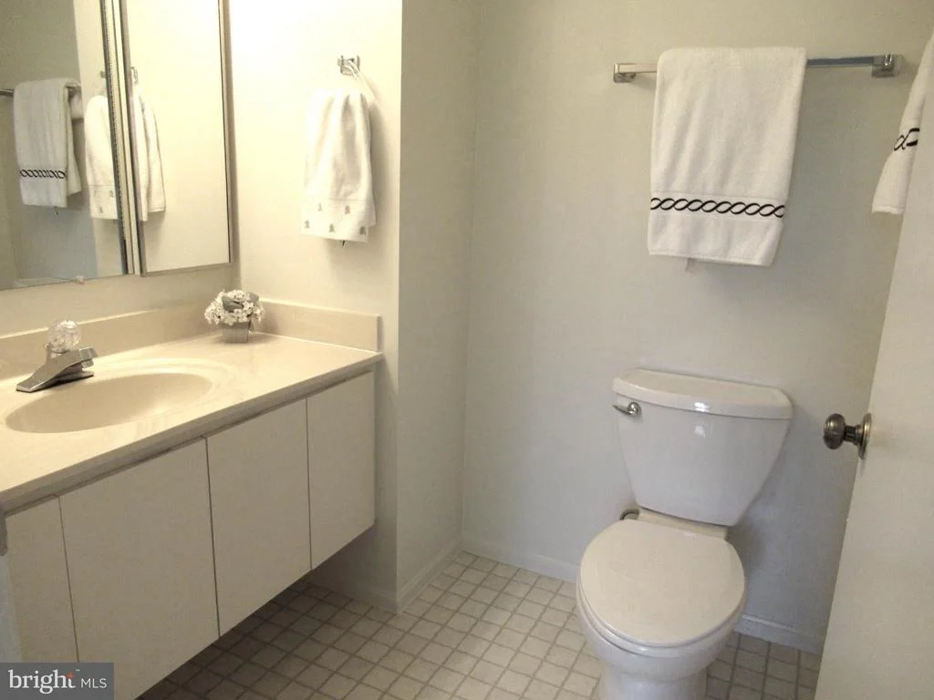 Photo of Unit 1422 at 15101 INTERLACHEN DRIVE
