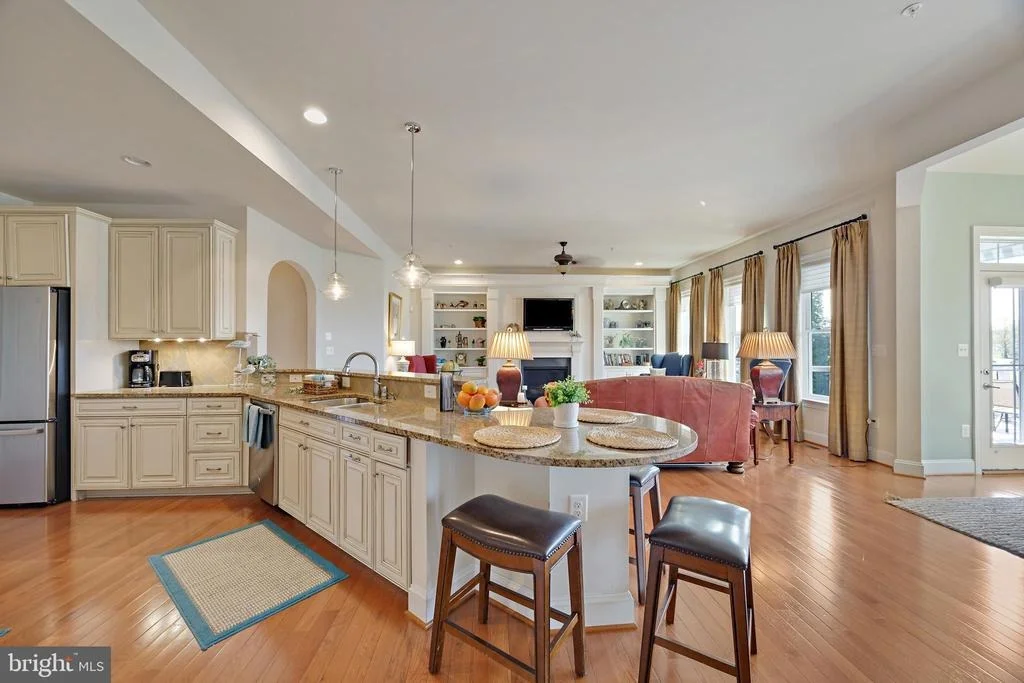 Photo of 2926 LEVEE DRIVE