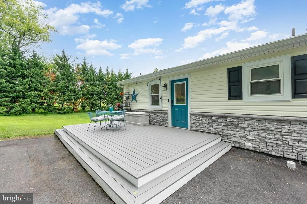 Photo of 2585 RED TOAD ROAD