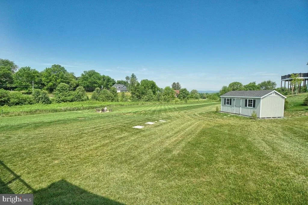 Photo of 8702 HAWBOTTOM ROAD