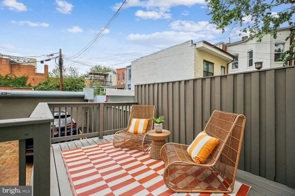 Photo of 1124 G STREET NE