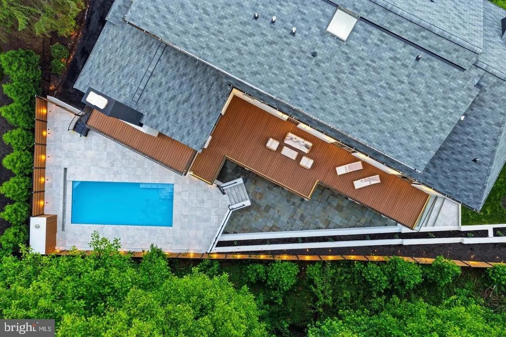 Photo of 1124 SAVILE LANE