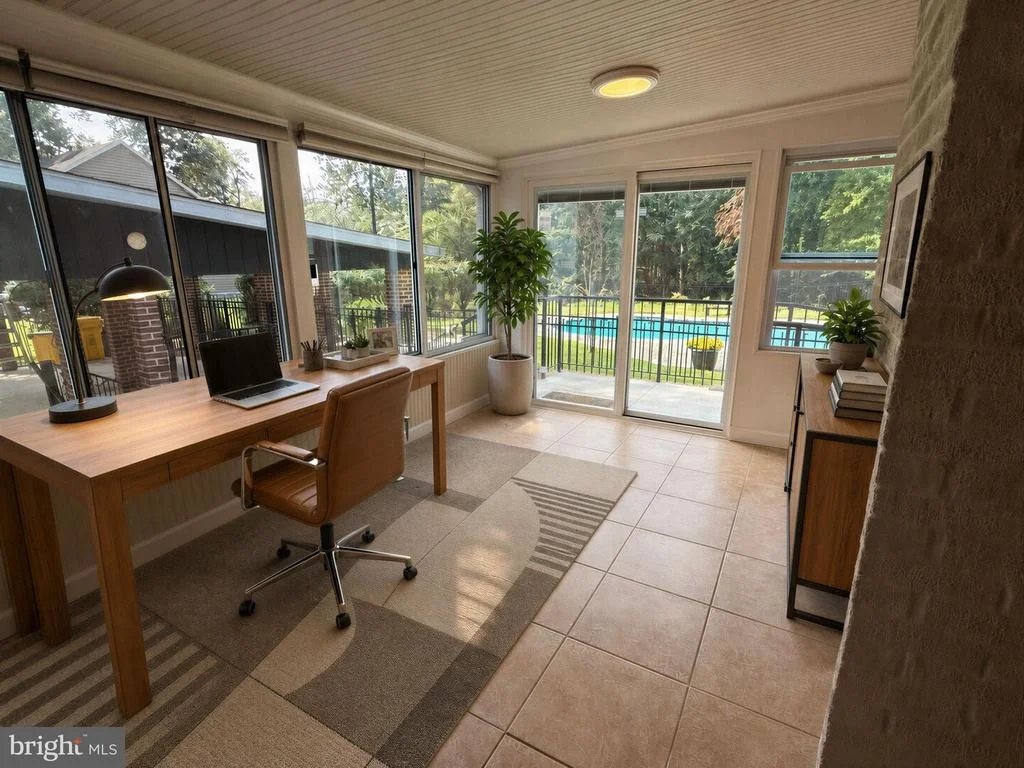 Photo of 833 MEADOW ROAD