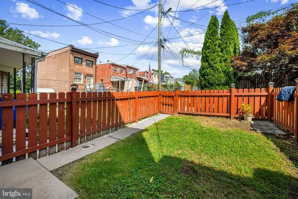 Photo of 806 DARBY STREET