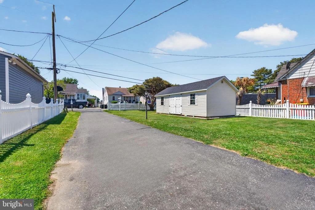 Photo of 6704 RIVER DRIVE ROAD