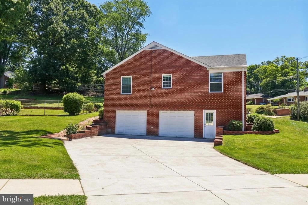 Photo of 400 SOUTHWEST DRIVE