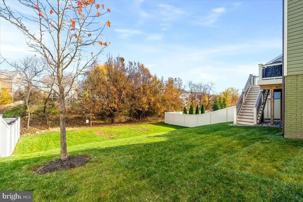 Photo of 1010 SAXTON DRIVE