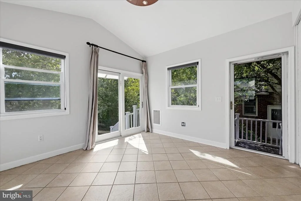 Photo of 4444 20TH ROAD N