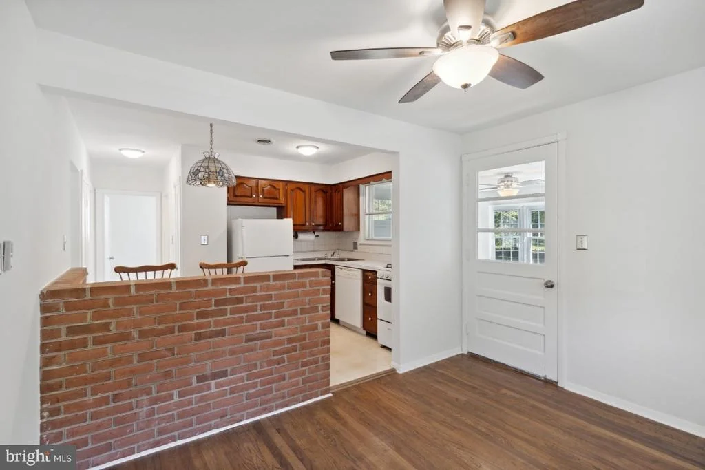 Photo of 638 LONGVIEW DRIVE