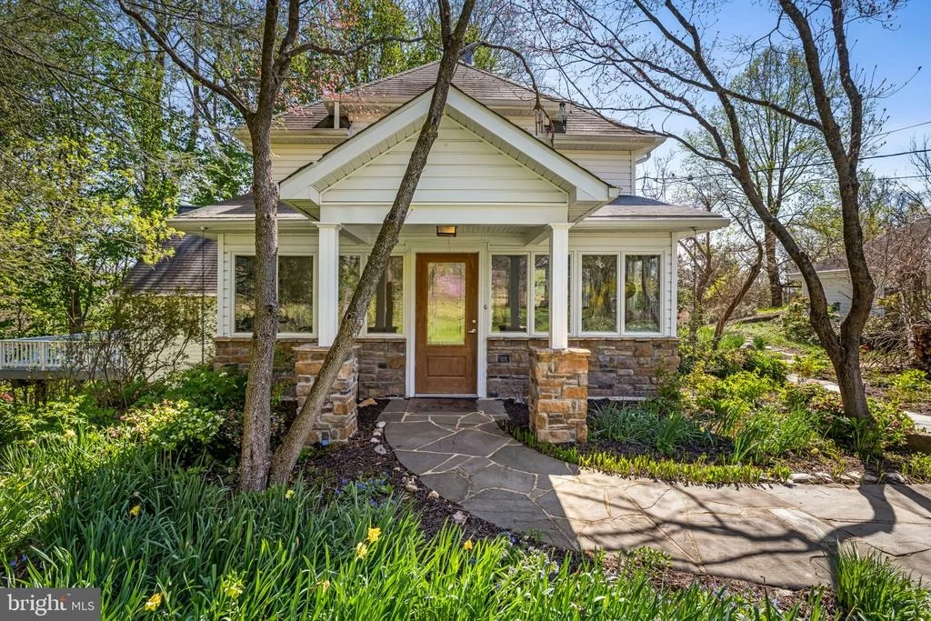 Photo of 8230 DOGWOOD ROAD