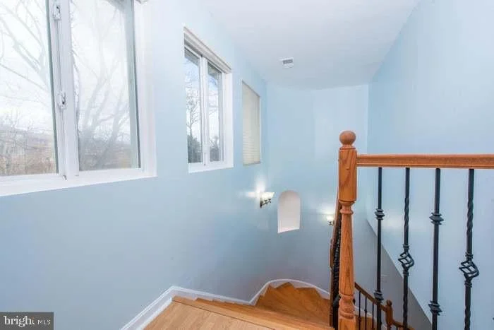 Photo of 809 MONTROSE AVENUE
