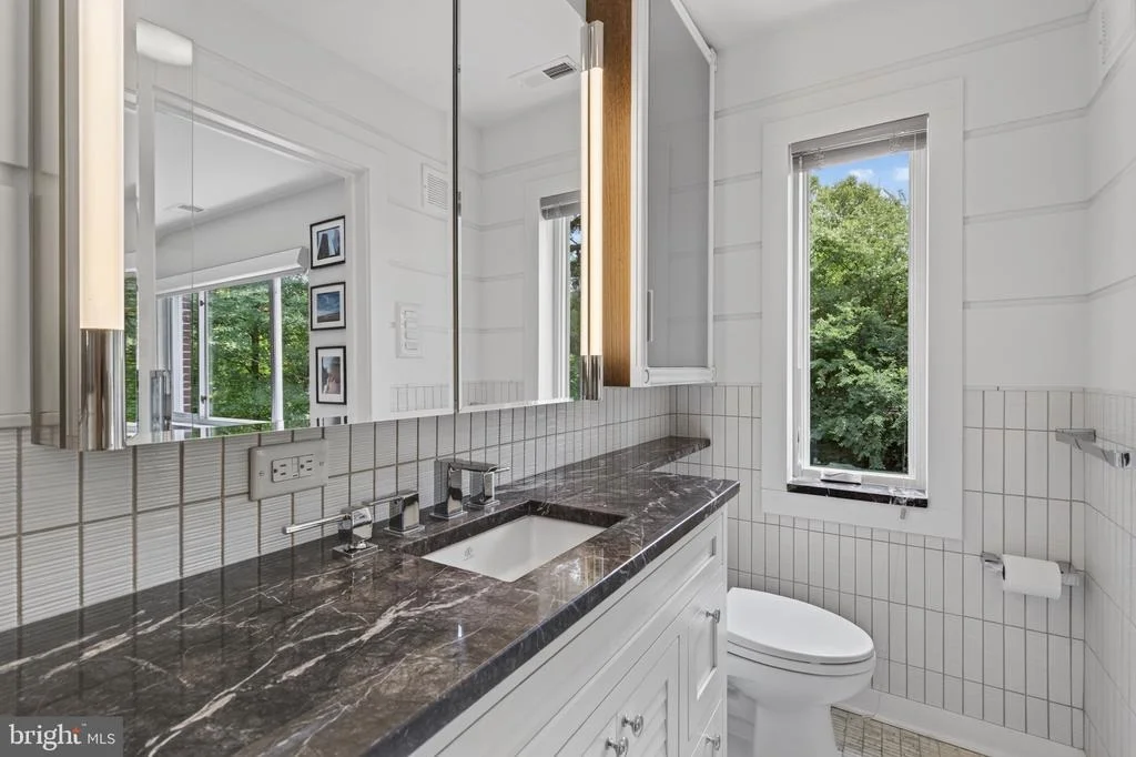 Photo of 432 ARGYLE DRIVE