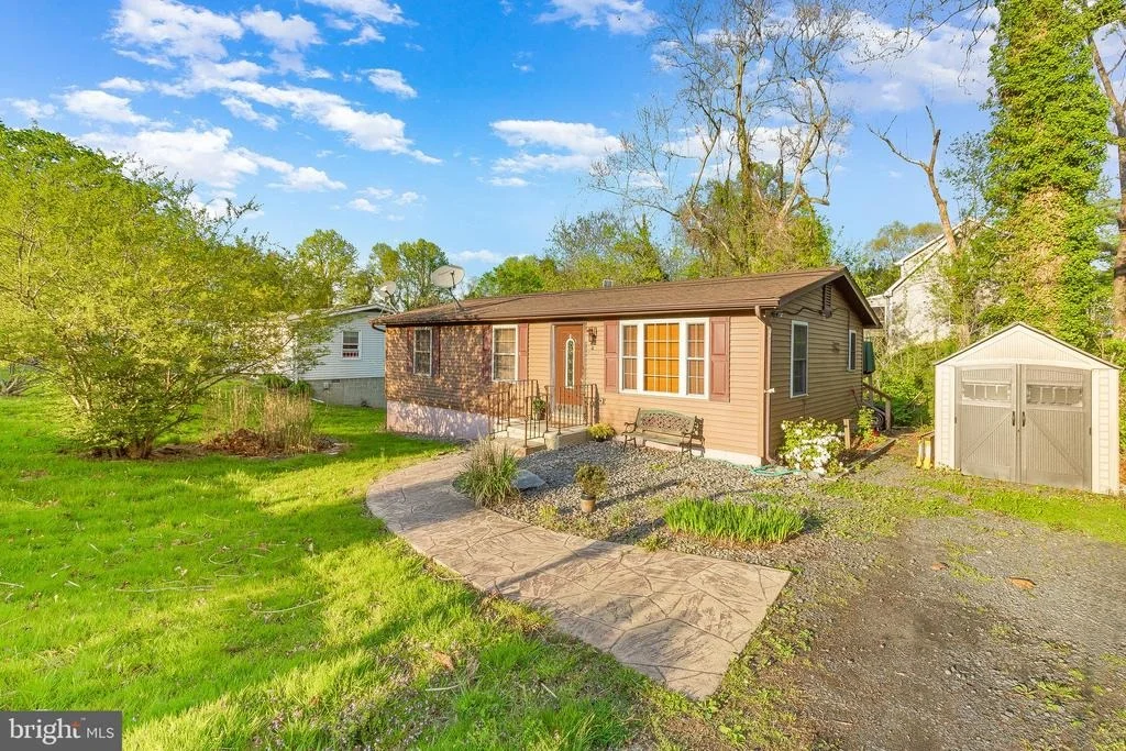 Photo of 7533 BAYSIDE ROAD
