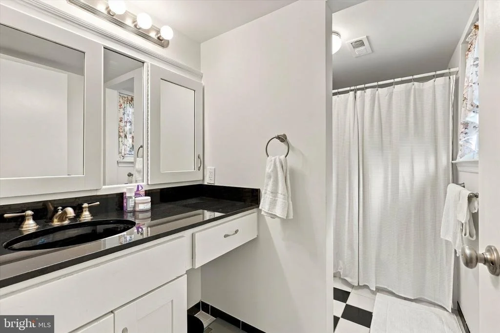 Photo of 3 AVANDALE COURT