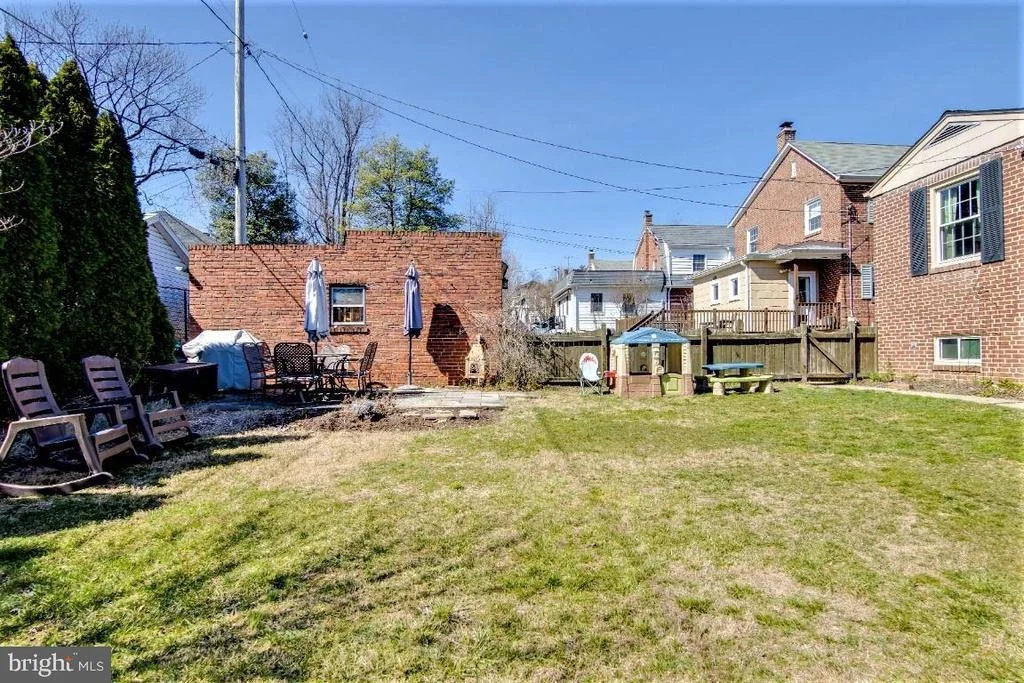 Photo of 620 ALDERSHOT ROAD