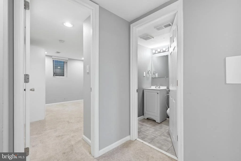 Photo of 6515 GATEWAY BOULEVARD