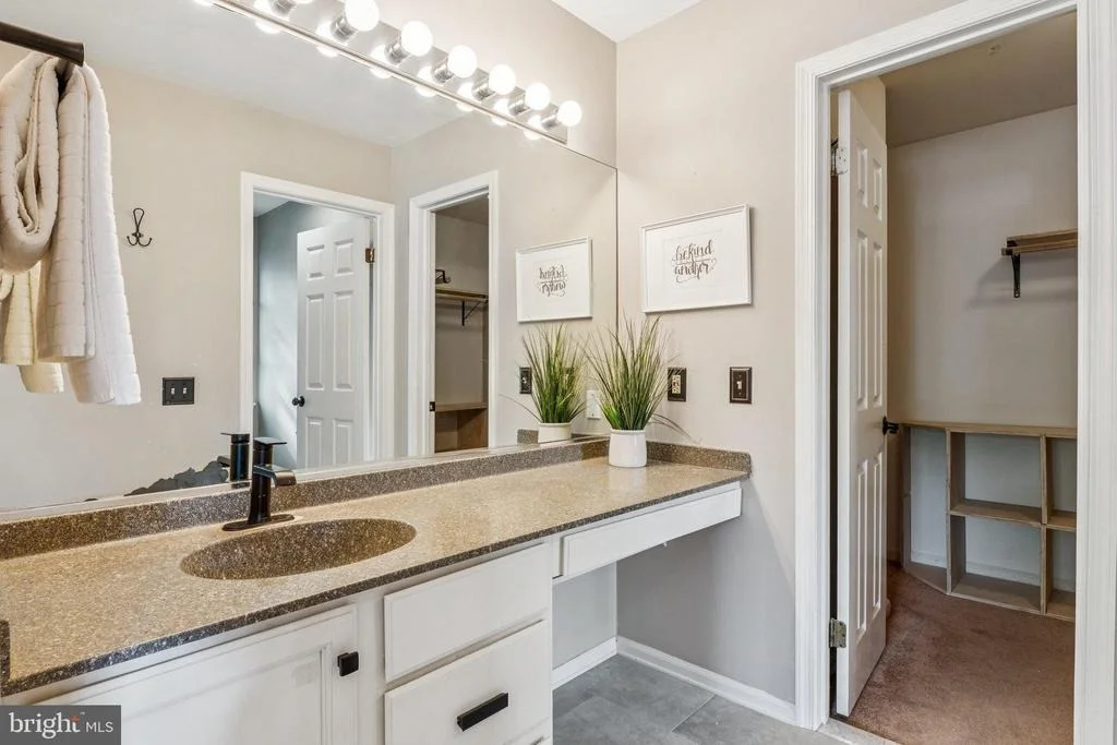 Photo of 910 LANGDON COURT