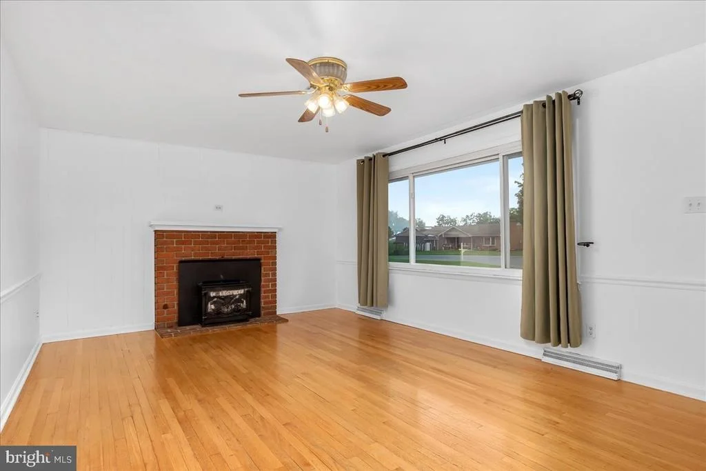 Photo of 10602 OAKTREE CIRCLE