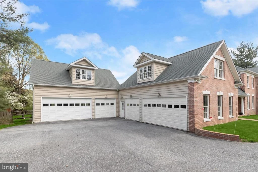 Photo of 2606 BRIGADOON ROAD