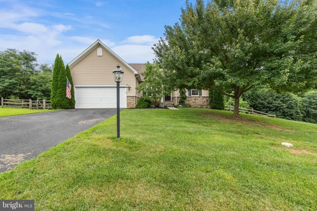 Photo of 176 SPLIT ROCK DRIVE