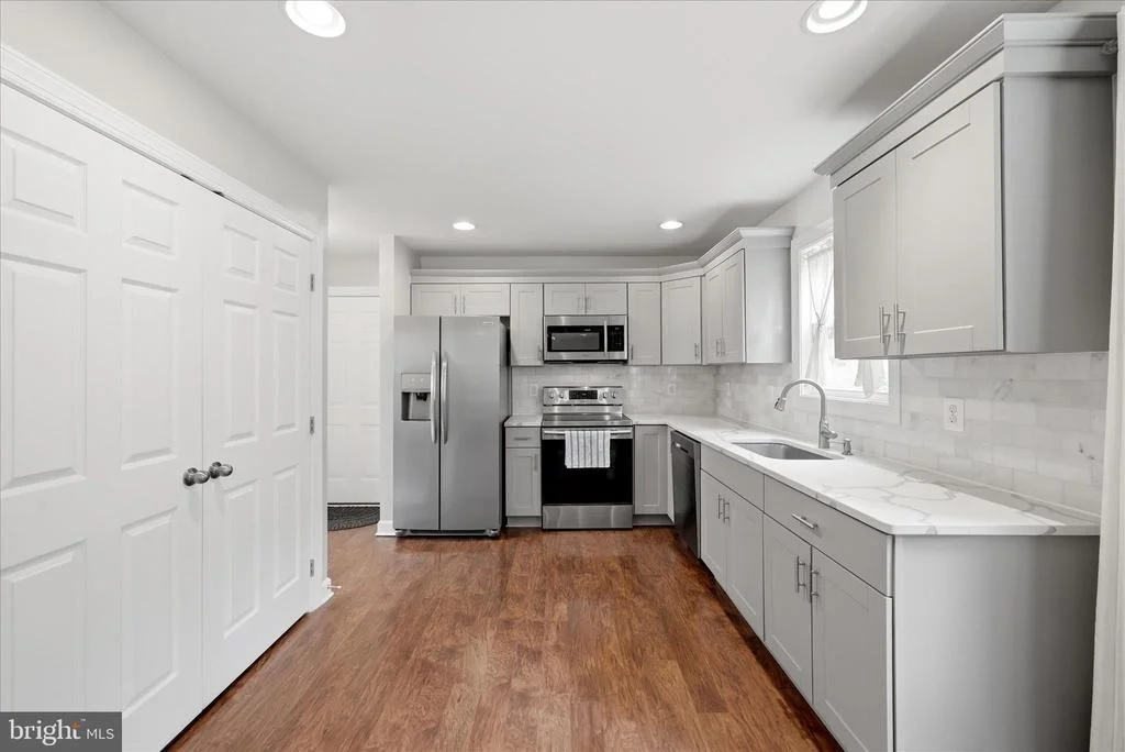 Photo of 200 FAIRWAY CIRCLE