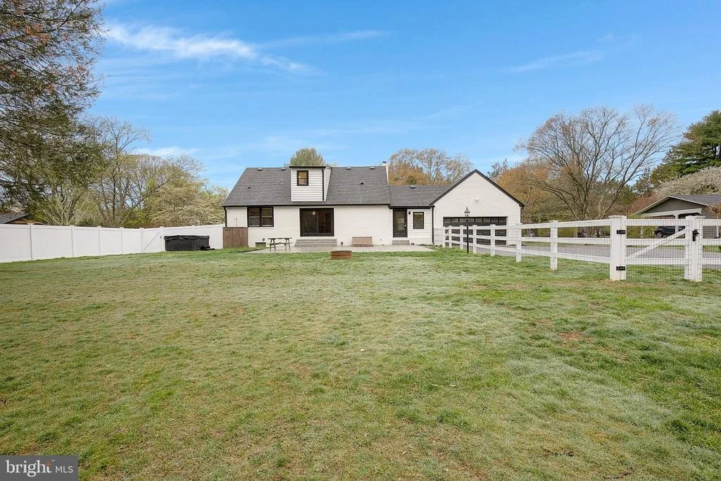 Photo of 818 CEDARCROFT DRIVE