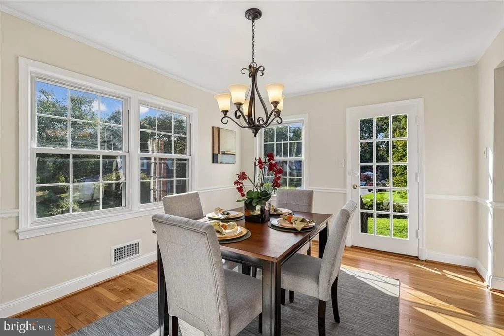 Photo of 1501 CREST ROAD