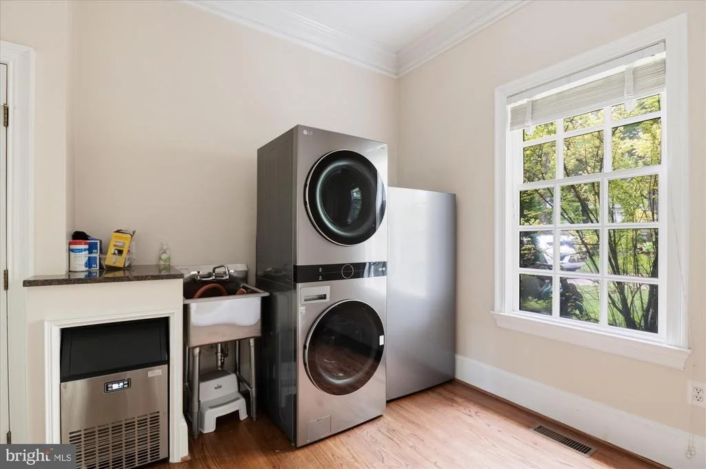 Photo of 4115 40TH PLACE N