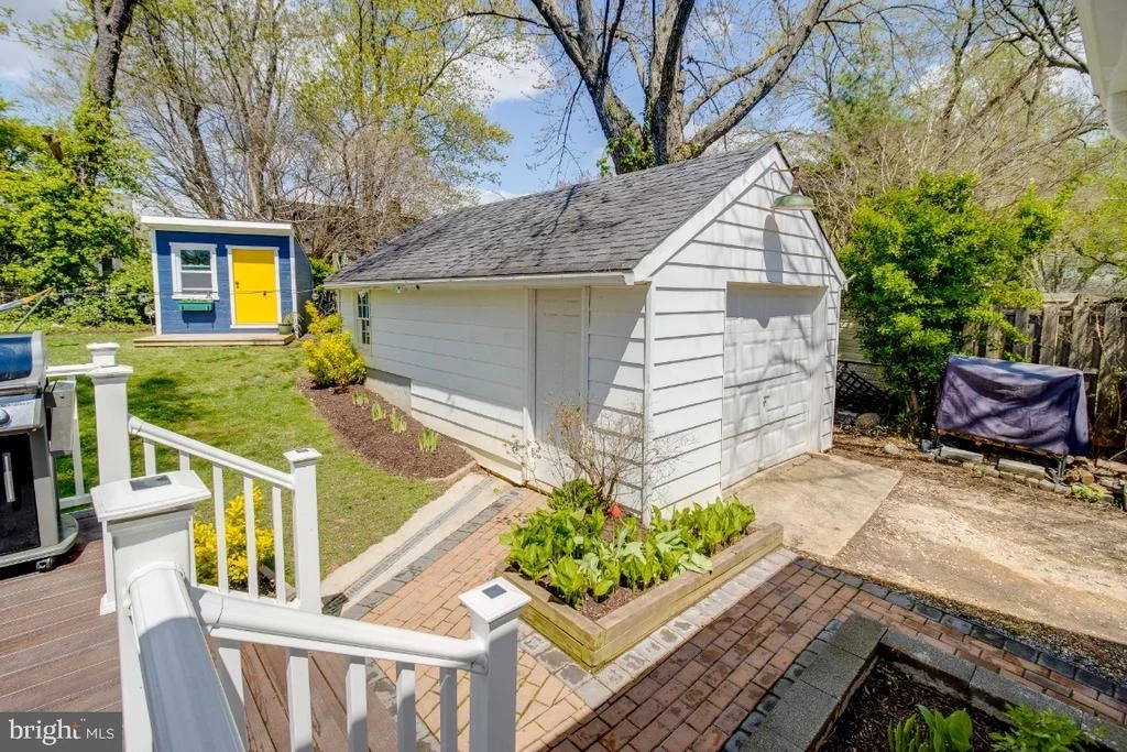 Photo of 903 ROBIN ROAD