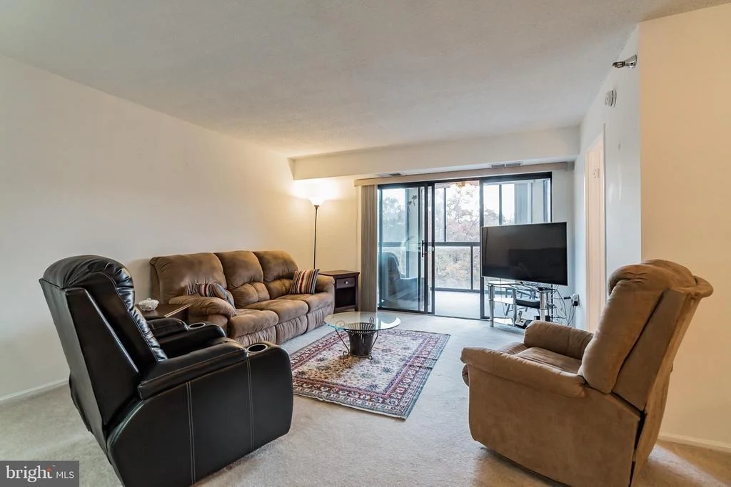 Photo of Unit 1509 at 15101 INTERLACHEN DRIVE