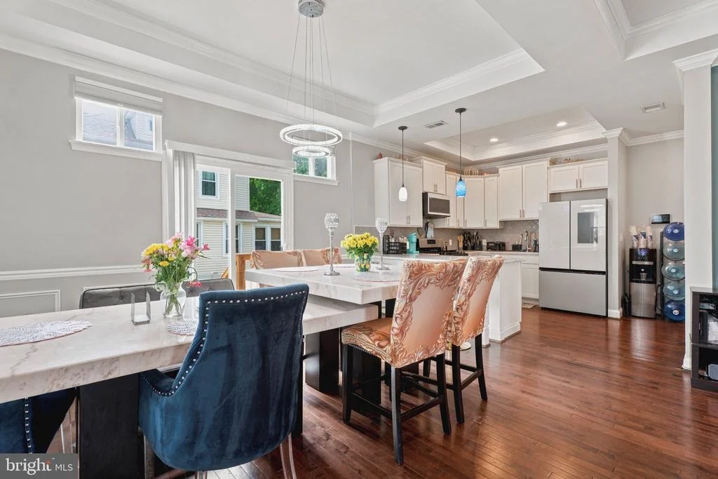 Photo of 4501 FOREST VIEW AVENUE