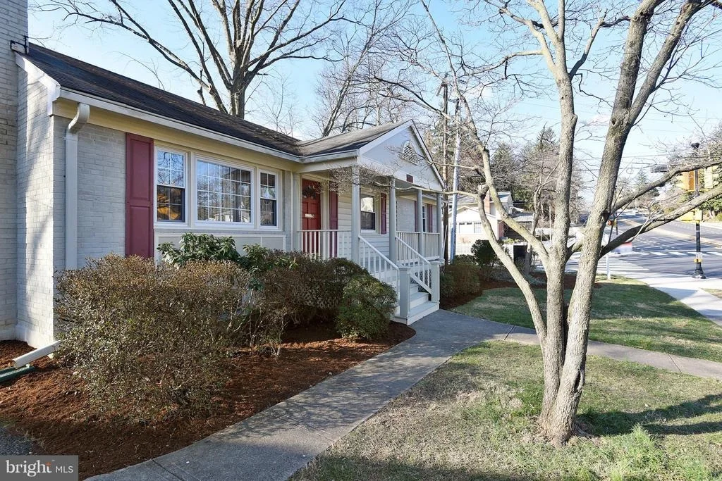Photo of 5326 YORKTOWN BOULEVARD