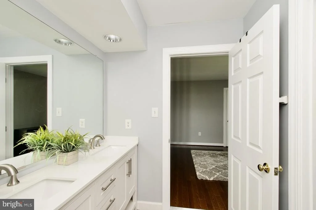 Photo of 5495 ASHLEIGH ROAD