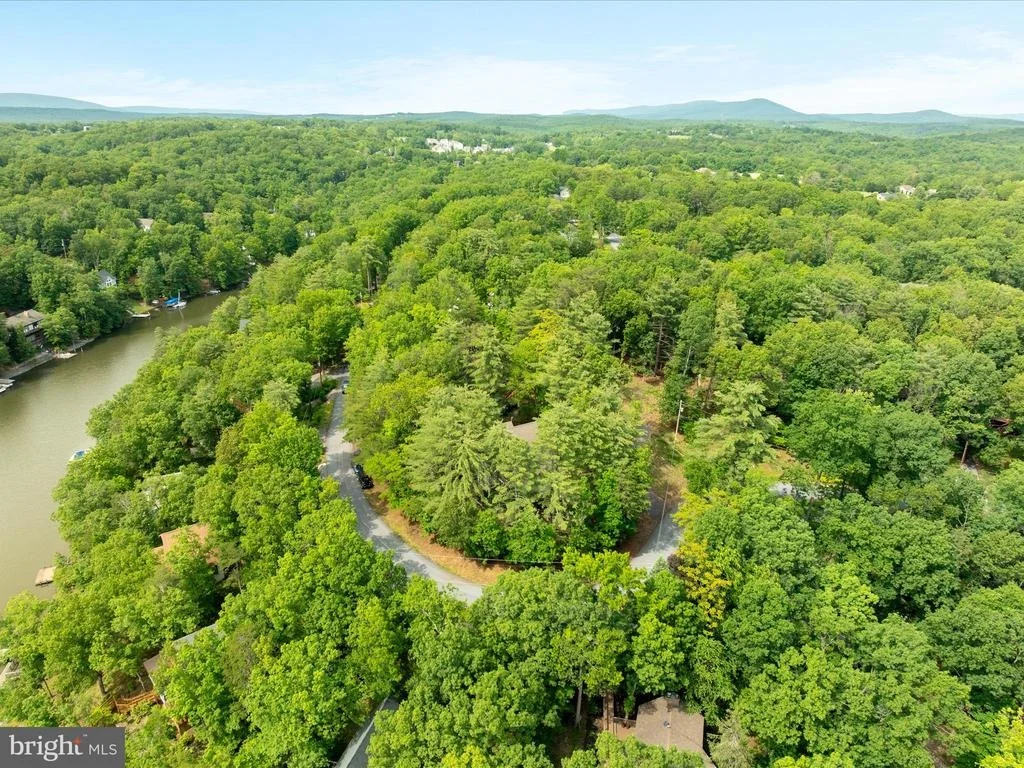 Photo of 228 SUNSET CIRCLE