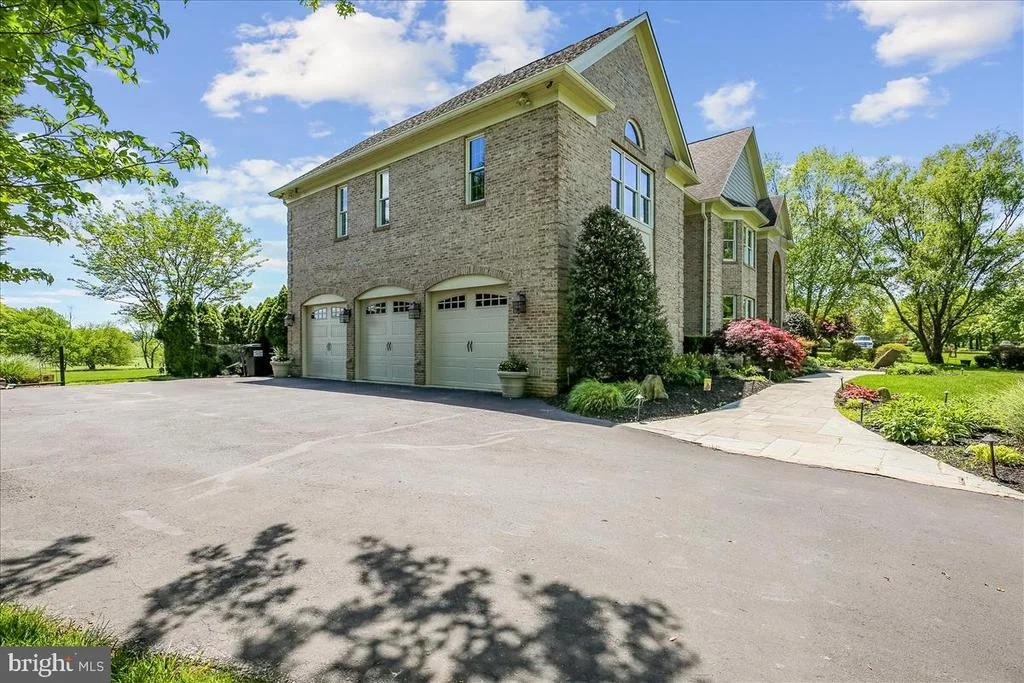 Photo of 21129 GOLF ESTATES DRIVE
