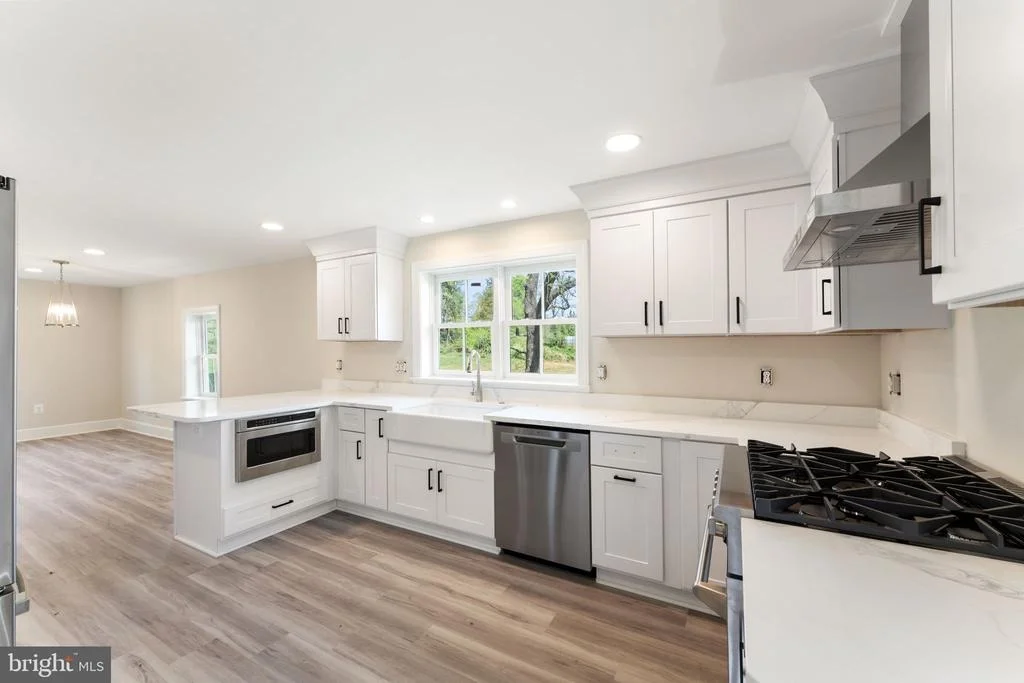 Photo of 11066 MORELAND ROAD