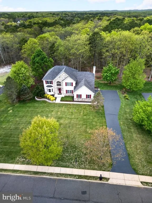 Photo of 77 HEMLOCK DRIVE