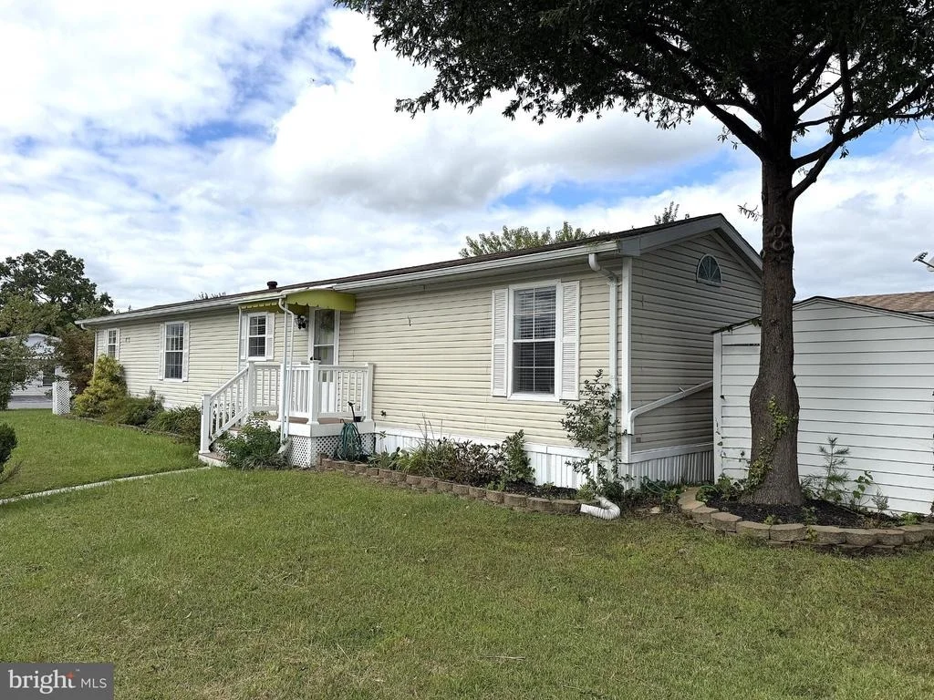 Photo of 101 ROUNDUP ROAD