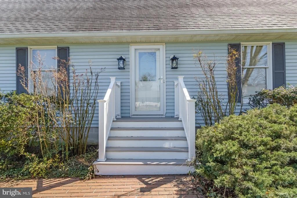 Photo of 15 HARBORVIEW ROAD